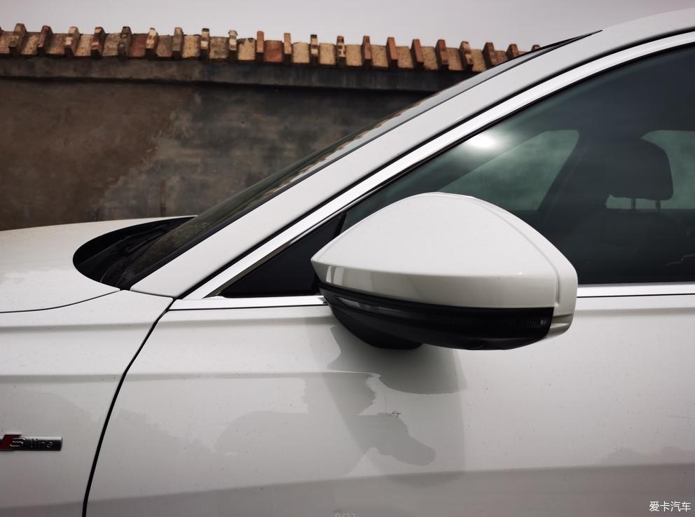 豪华与运动完美的结合奥迪A6L45 TFSI quattro