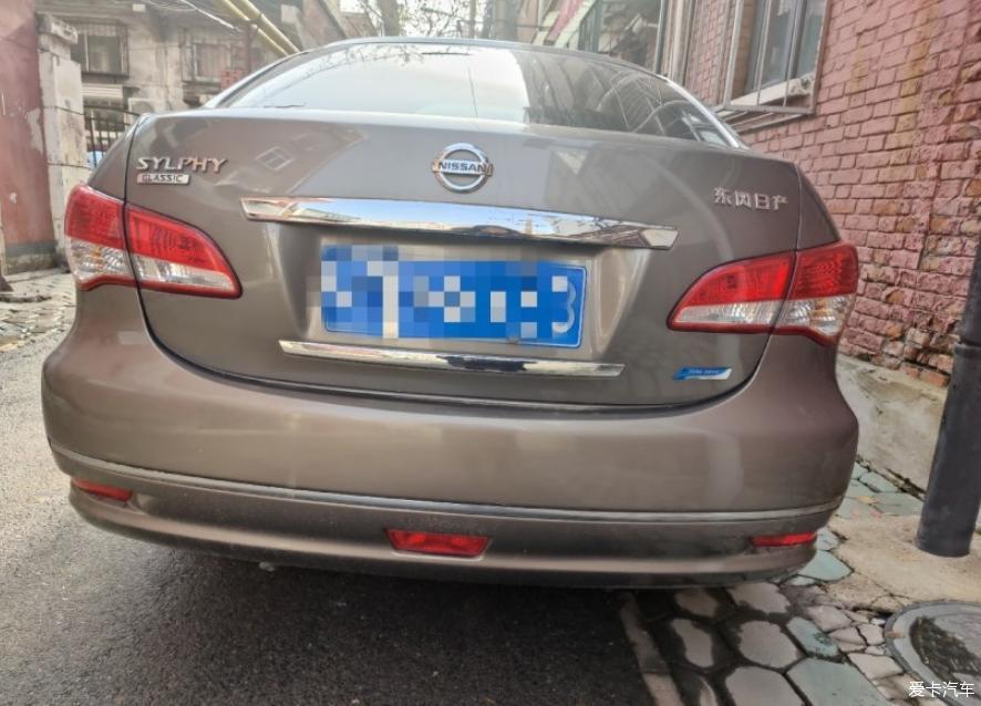 一车两人去吃三江源烤鱼