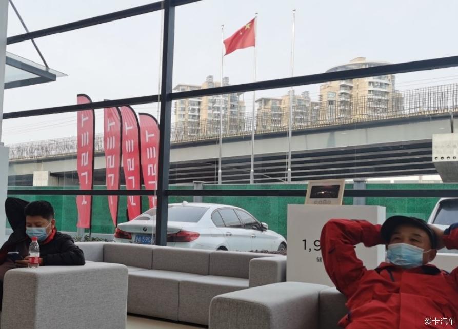 小黑丐提车记