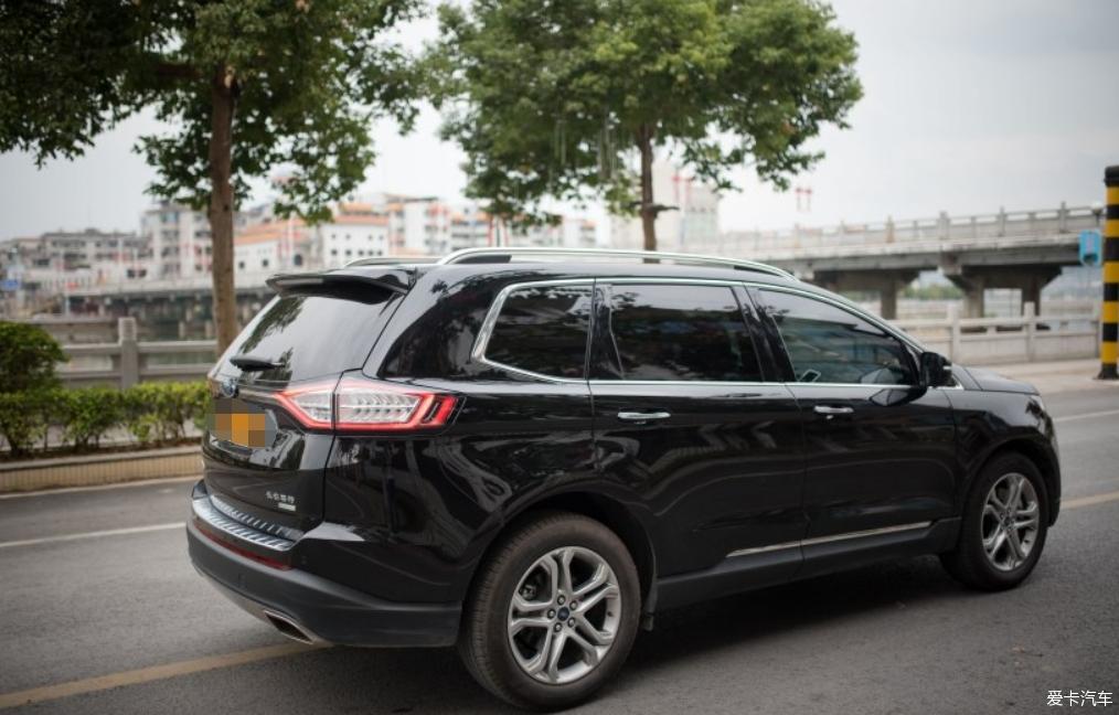 成熟稳重的美系黑色7座SUV—18款豪锐