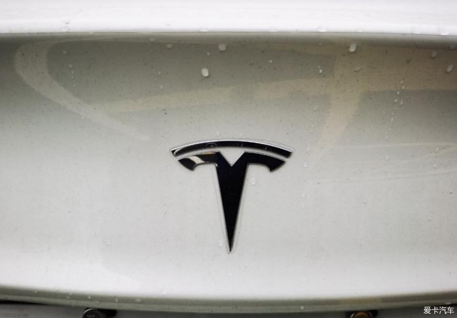 进口版本标续特斯拉Model3 