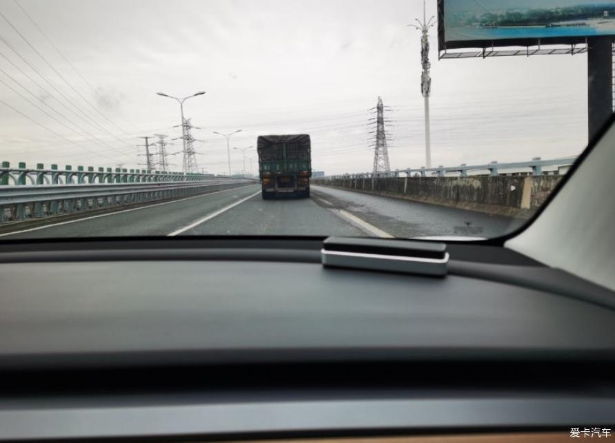 进口版本标续特斯拉Model3 