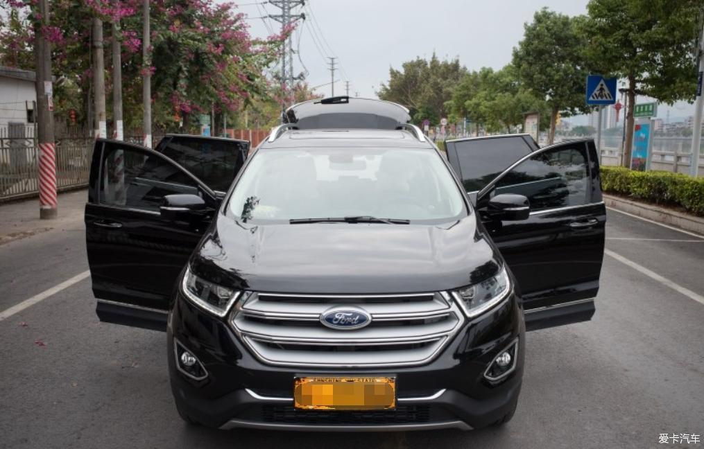 成熟稳重的美系黑色7座SUV—18款豪锐
