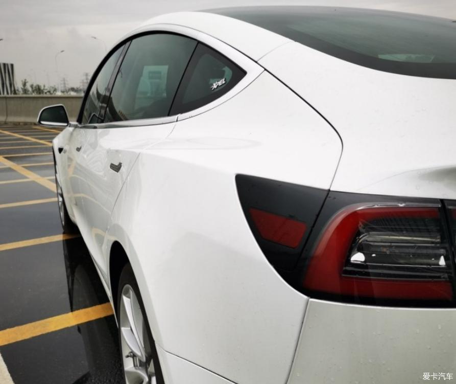 进口版本标续特斯拉Model3 