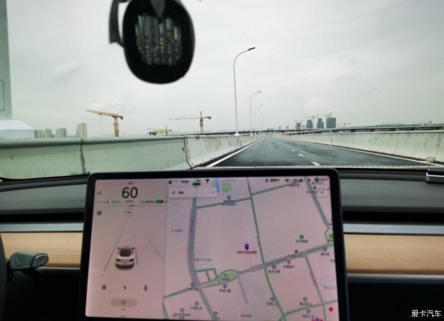 进口版本标续特斯拉Model3 