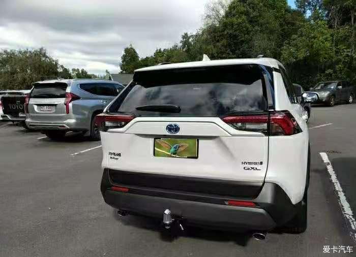 行驶在公路上的小霸道—RAV4荣放