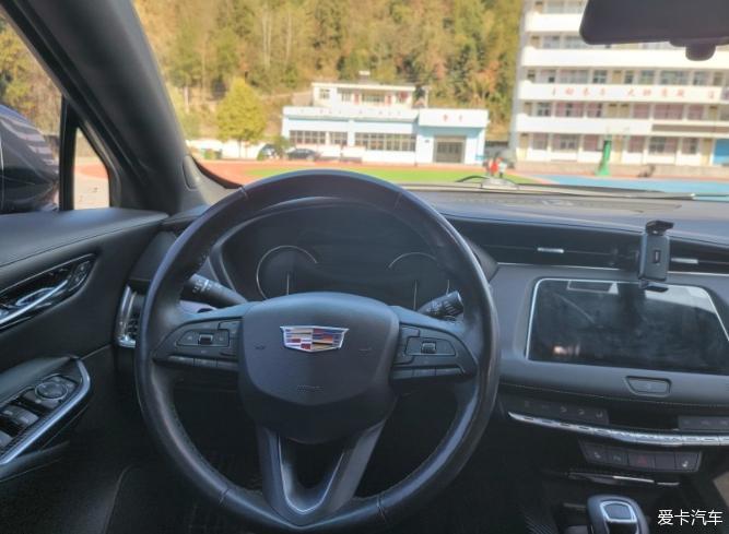 豪华SUV 凯迪拉克XT4报道