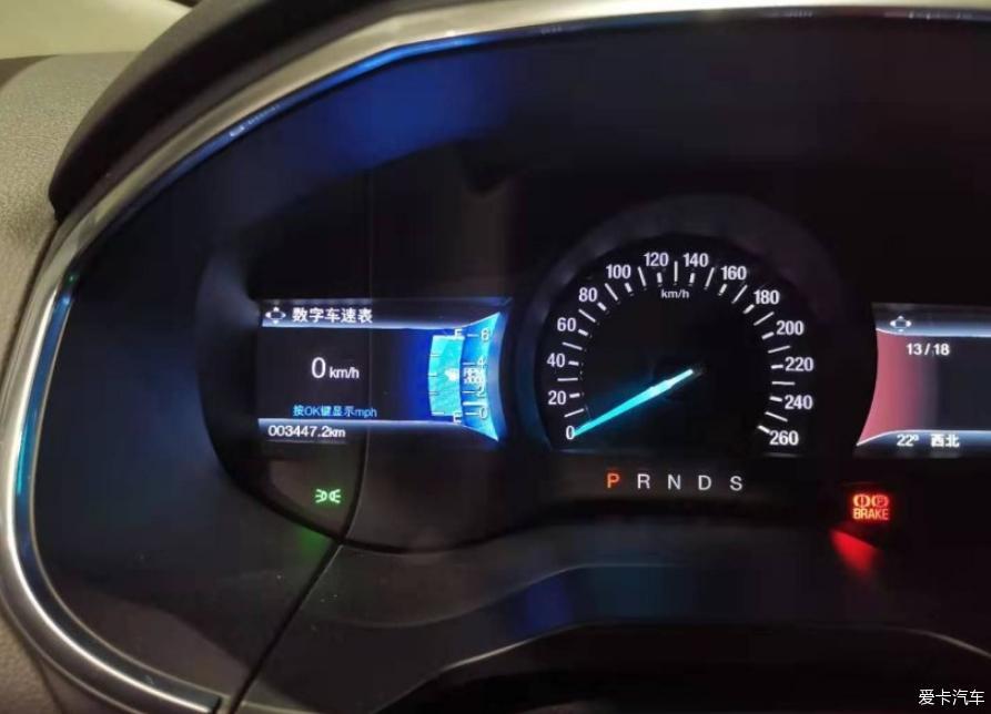 18款二豪美系黑色7座SUV