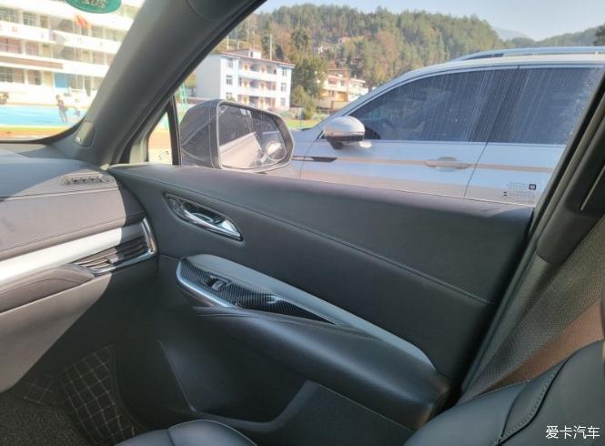 豪华SUV 凯迪拉克XT4报道