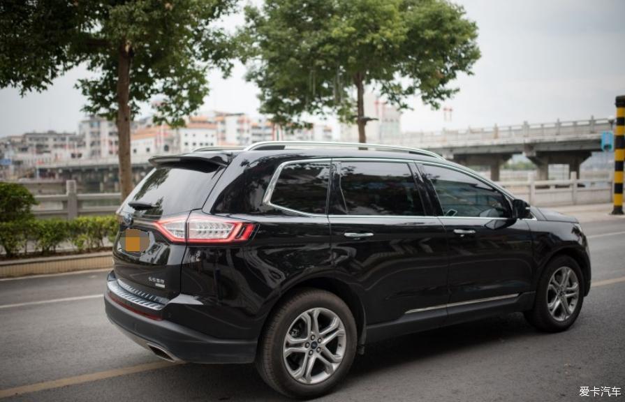 18款二豪美系黑色7座SUV