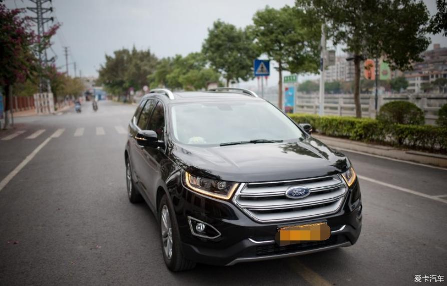 18款二豪美系黑色7座SUV