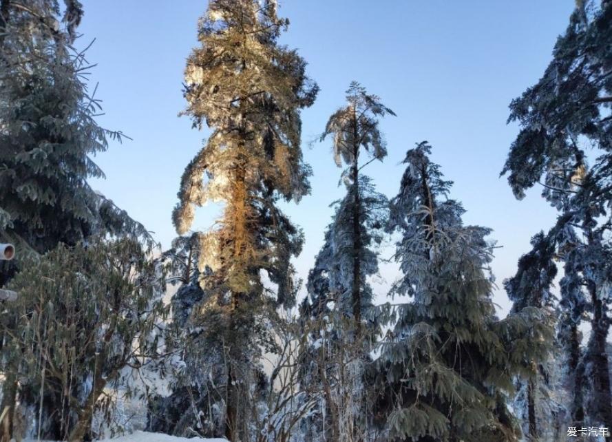 自驾去峨眉山看雪