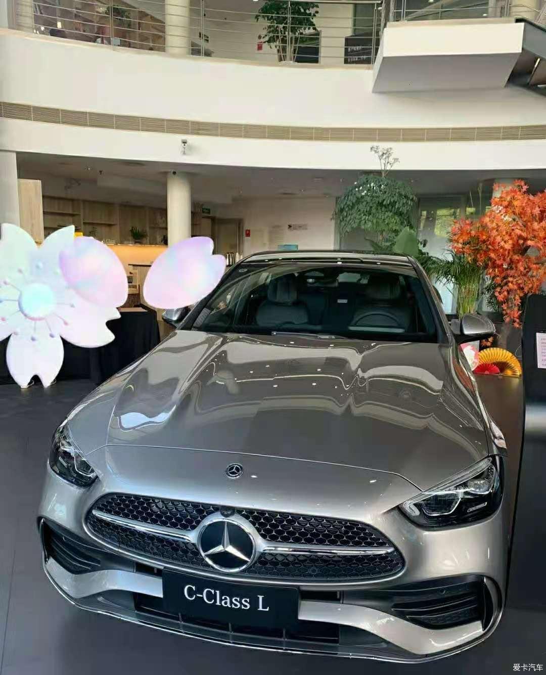 全新一代奔驰C级  看着就很香~