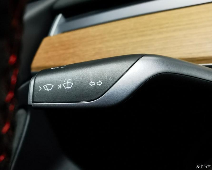 冬天的 Model 3分享给大家