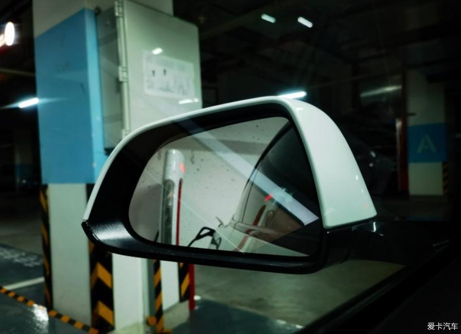 冬天的 Model 3分享给大家