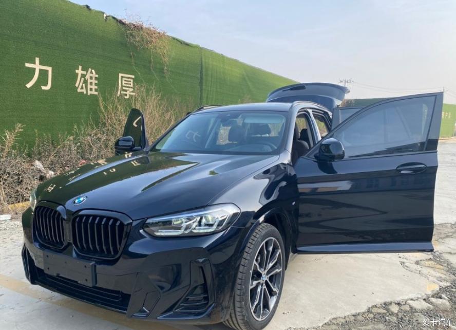 分享我的2022款x3 30i碳黑