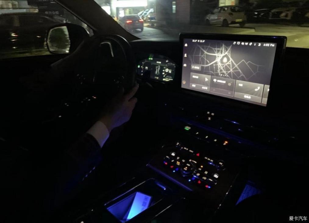 每天到处跑，里程一万两千公里