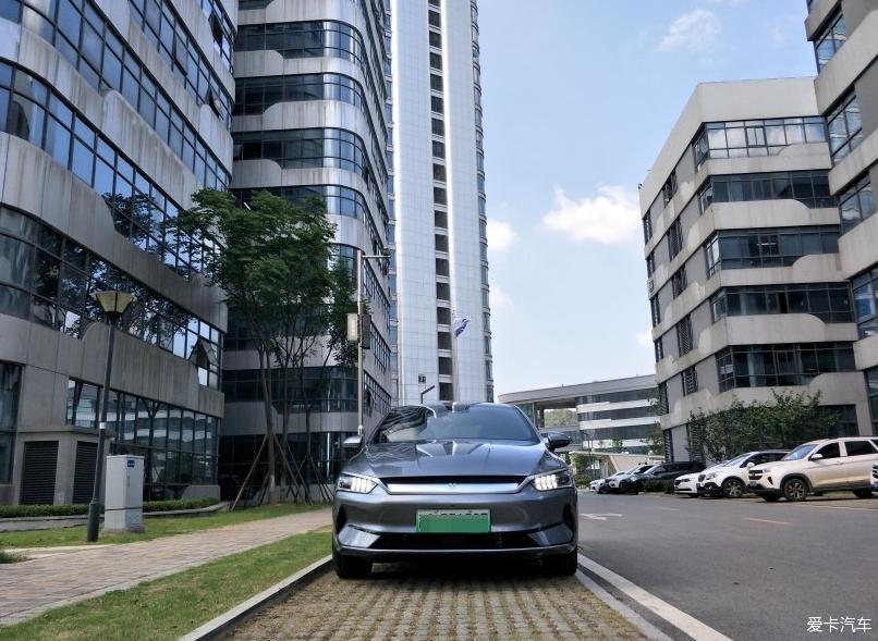 恭喜朋友提车秦PLUS EV
