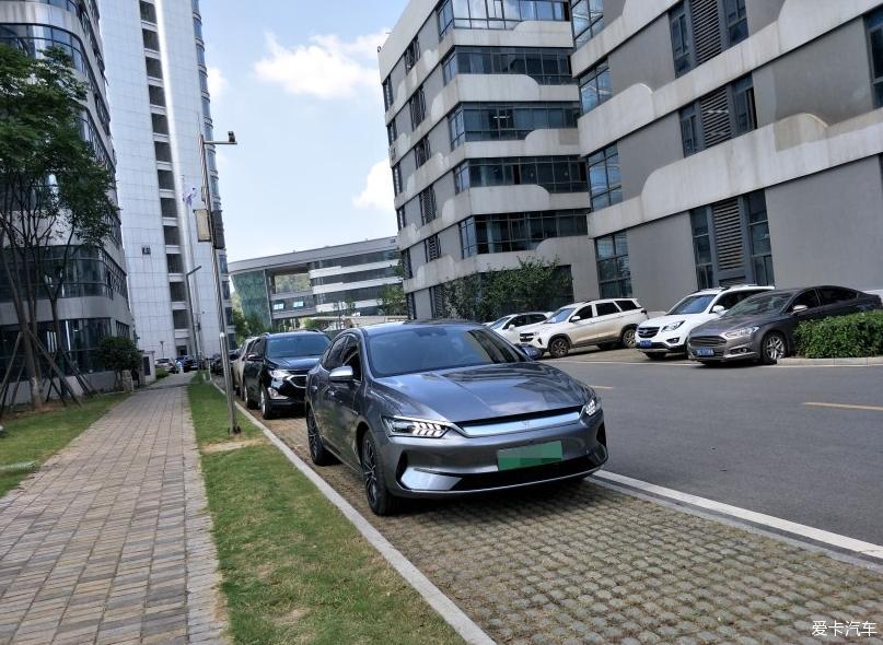 恭喜朋友提车秦PLUS EV