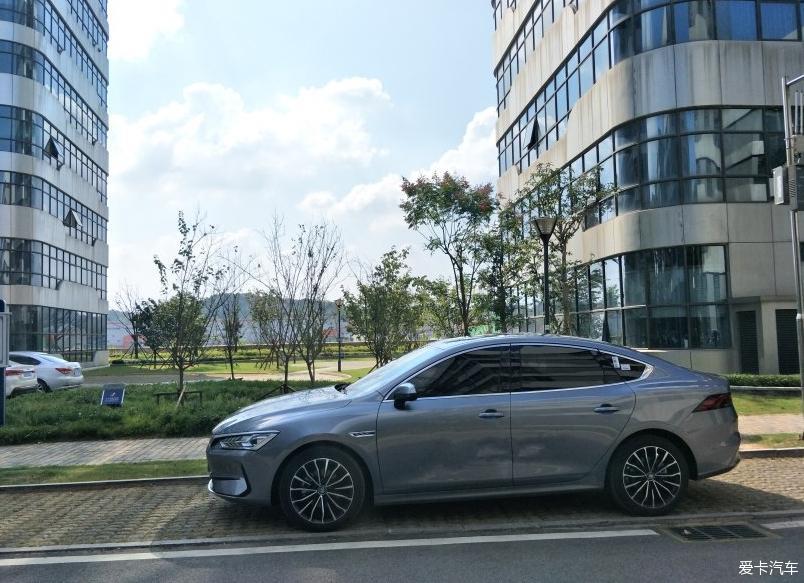 恭喜朋友提车秦PLUS EV