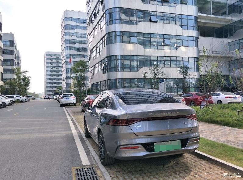 恭喜朋友提车秦PLUS EV