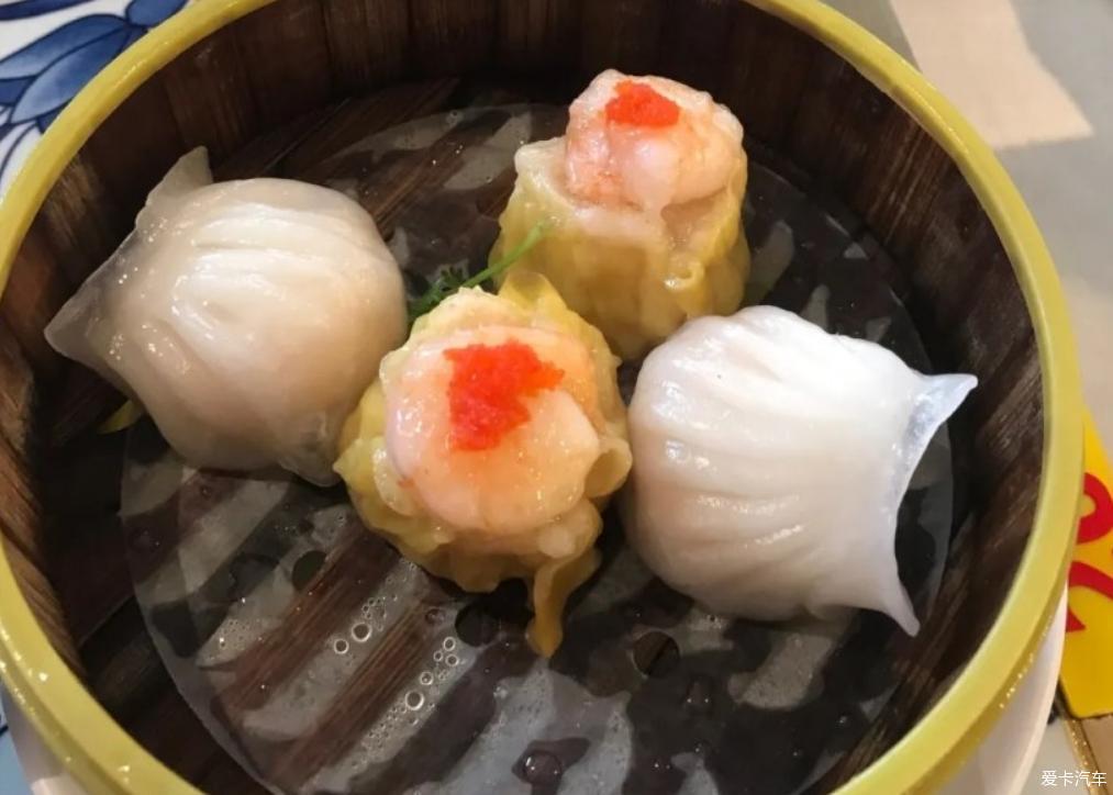 这里的包子一块五，美美的吃顿早点