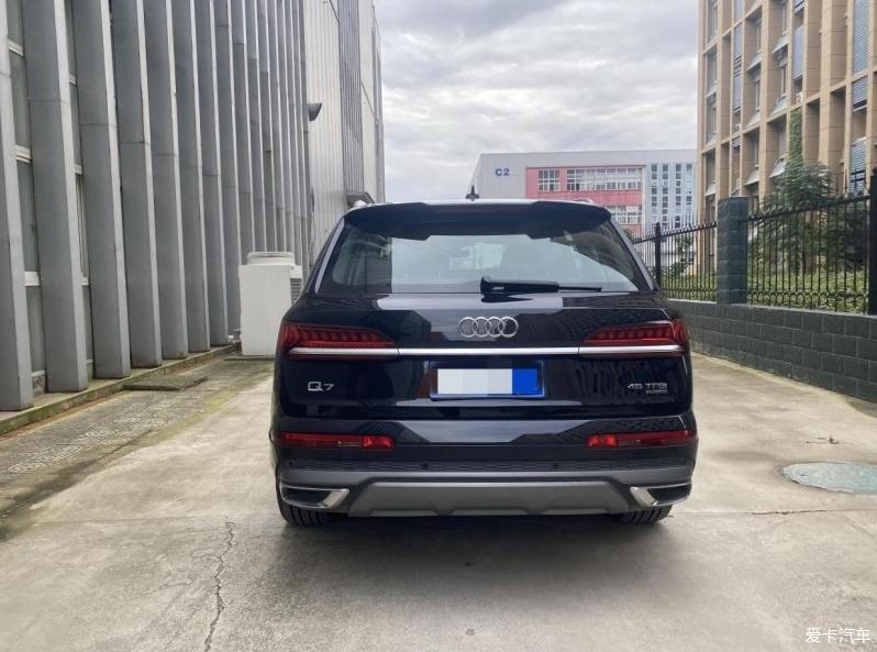 7座的Q7舒适性不错