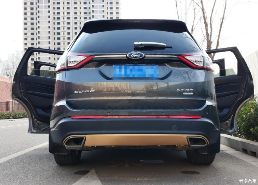 给小锐锐换换装，迎接新一年的到来