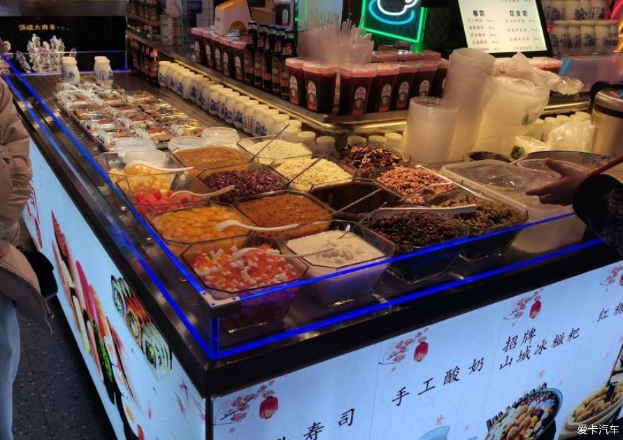 记哈弗M6 逛小吃街的温暖日常