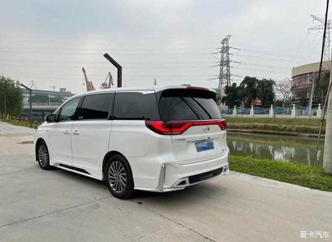 家用商用皆可的传祺M8
