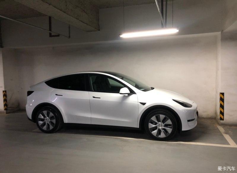 终于成为尊贵的特斯拉model Y 车主