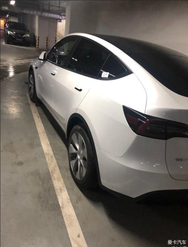 终于成为尊贵的特斯拉model Y 车主