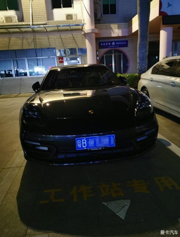 回头率超高撩妹神器保时捷Panamera