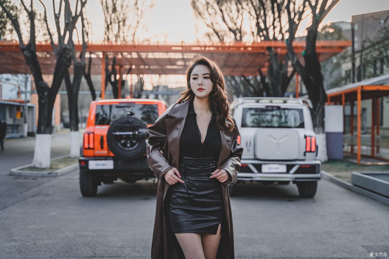 【女神请上车】硬汉柔情 性感御姐会晤赛博坦克 你们觉得该选谁