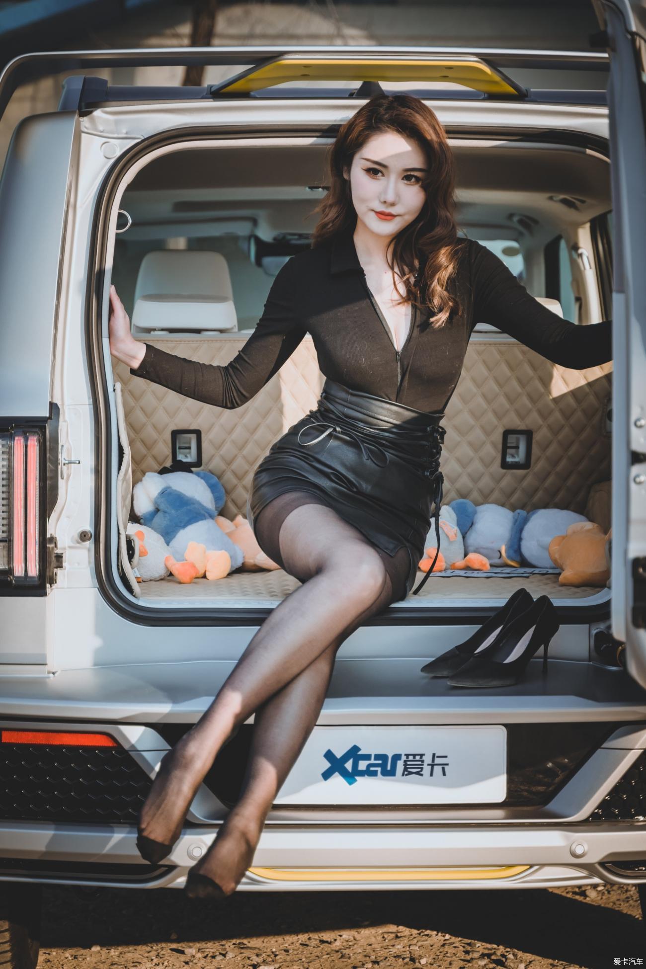 【女神请上车】硬汉柔情 性感御姐会晤赛博坦克 你们觉得该选谁