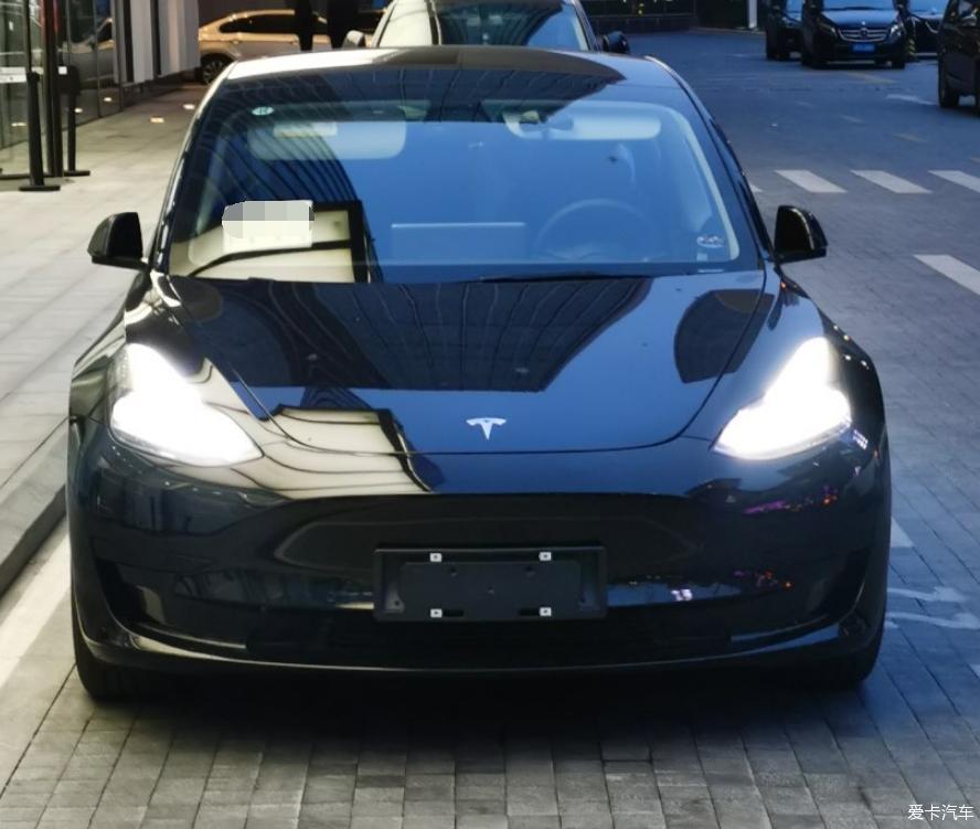 Model 3标续安装电桩使用体验作业