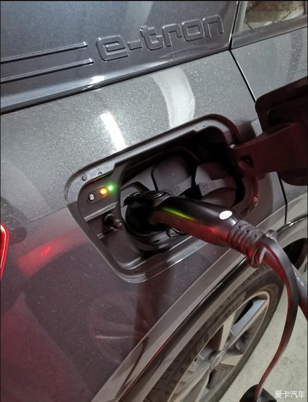 限行城市上班代步不二选择奥迪Q2L e-tron