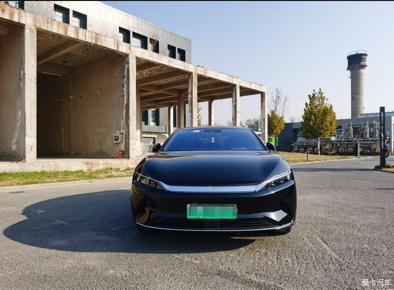 比亚迪汉EV一辆刷新我对国产轿车的认知