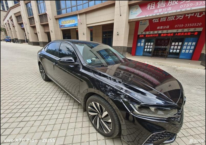 更具年轻感新款帕萨特商务家用全能车