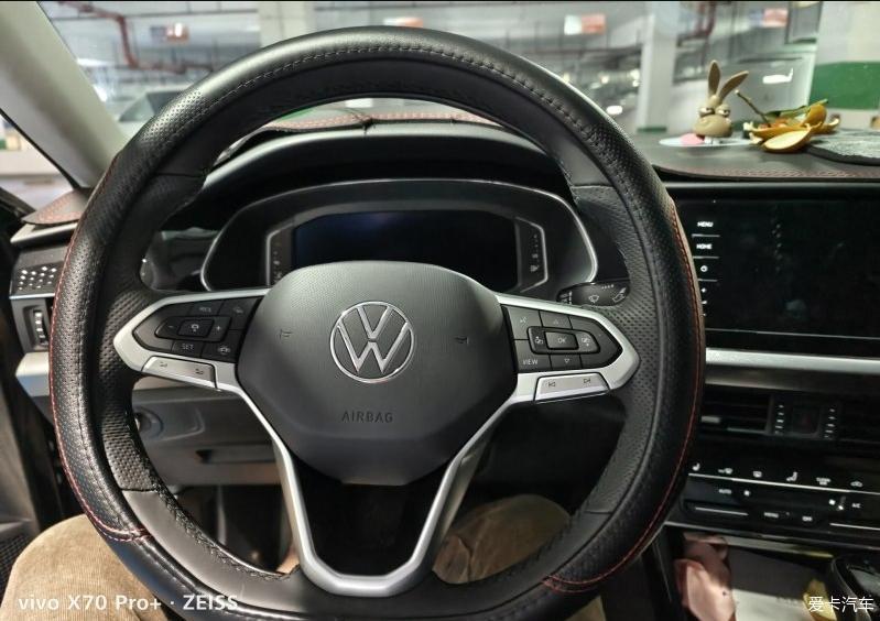 更具年轻感新款帕萨特商务家用全能车