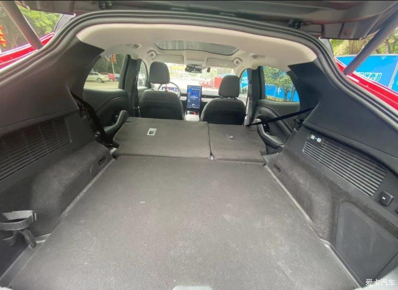 别具一格驾控随心我的Mustang Mach-E 