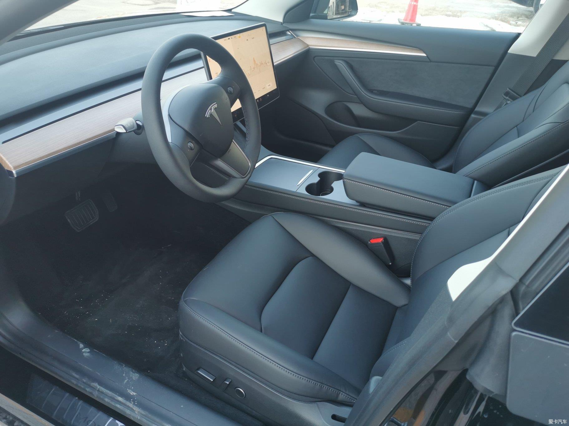 体验特斯拉2022款Model3