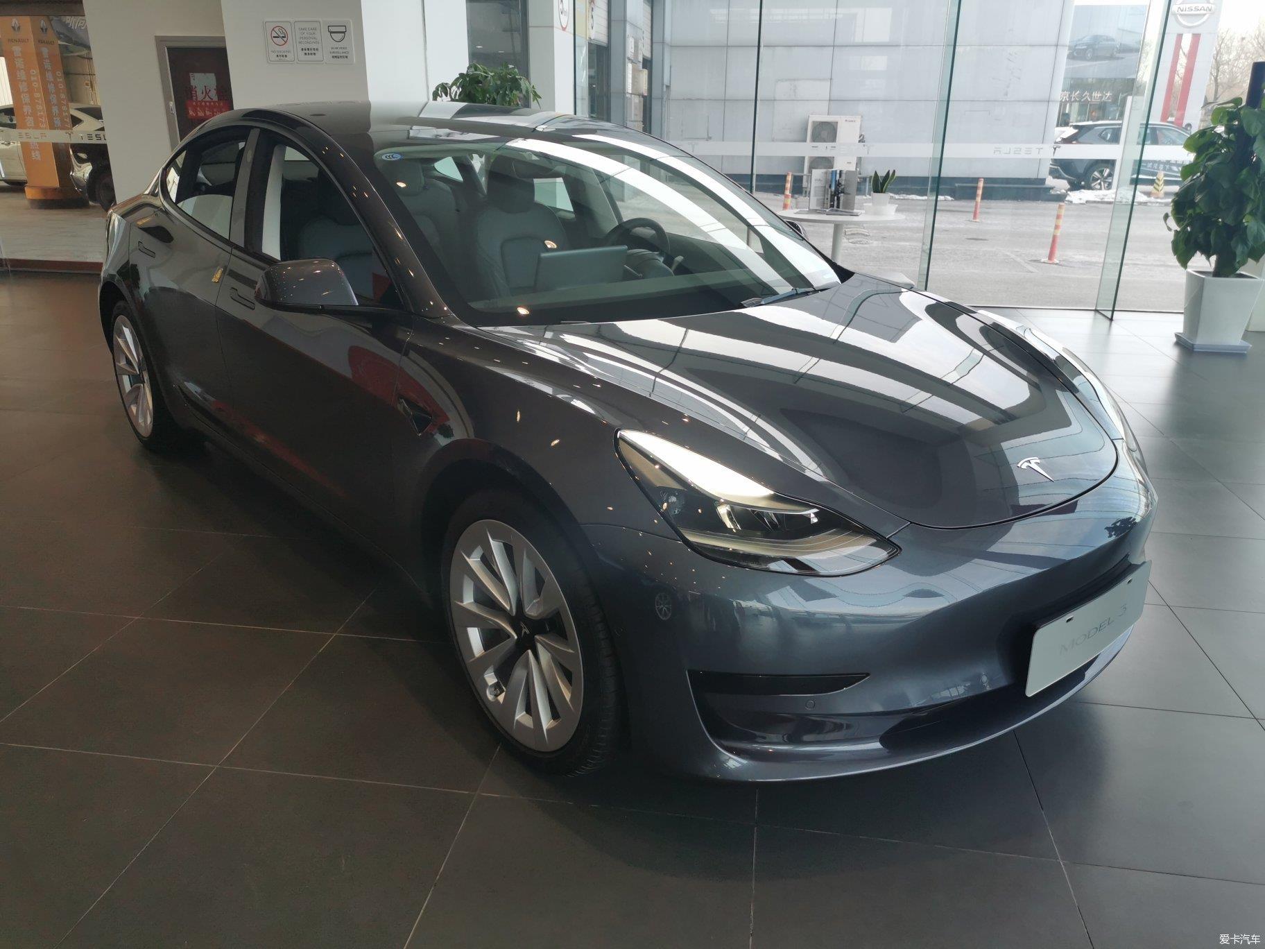 体验特斯拉2022款Model3