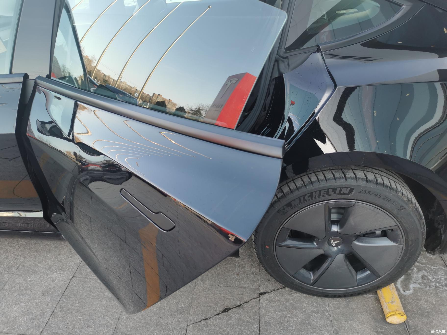 体验特斯拉2022款Model3