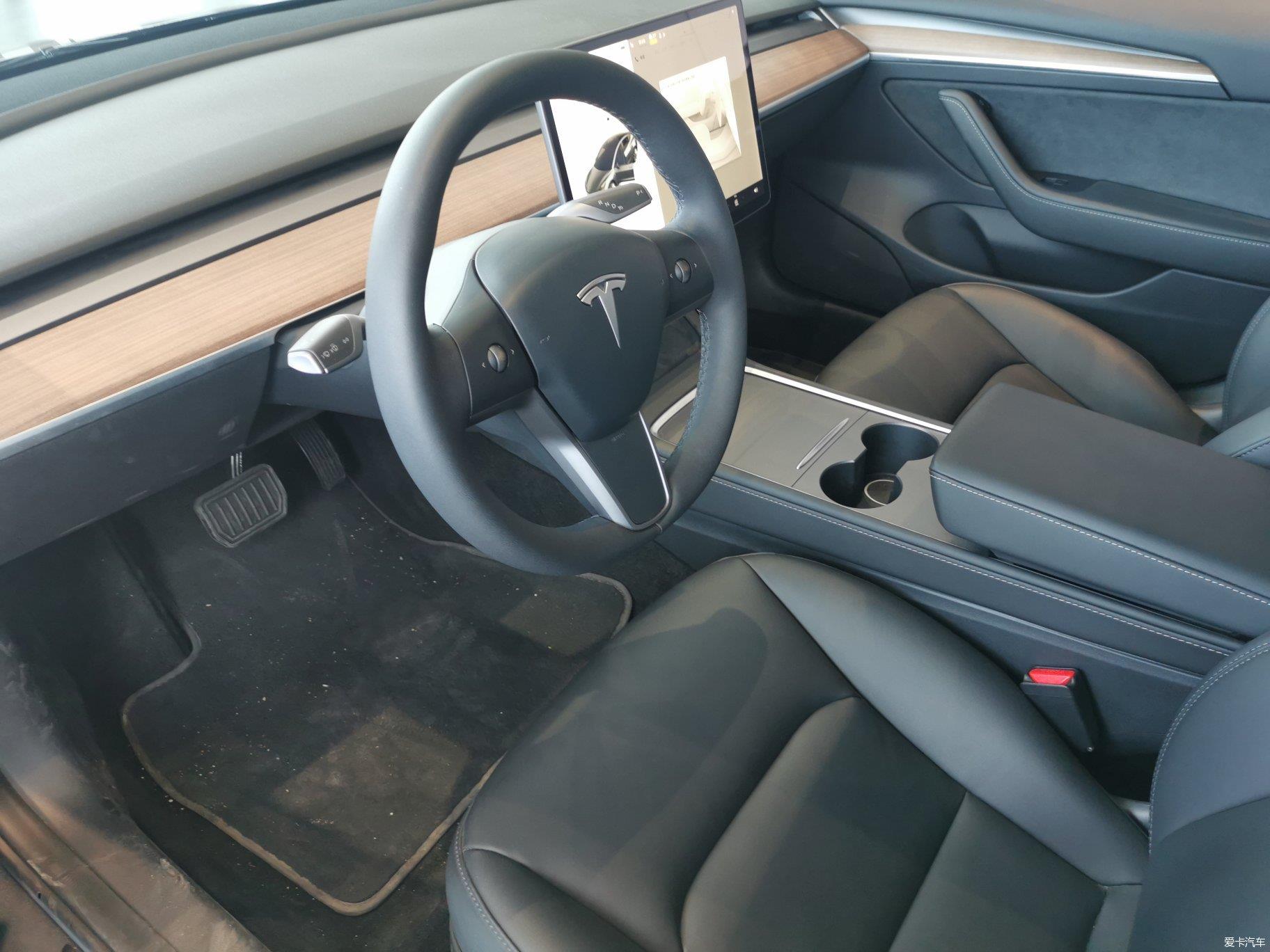 体验特斯拉2022款Model3