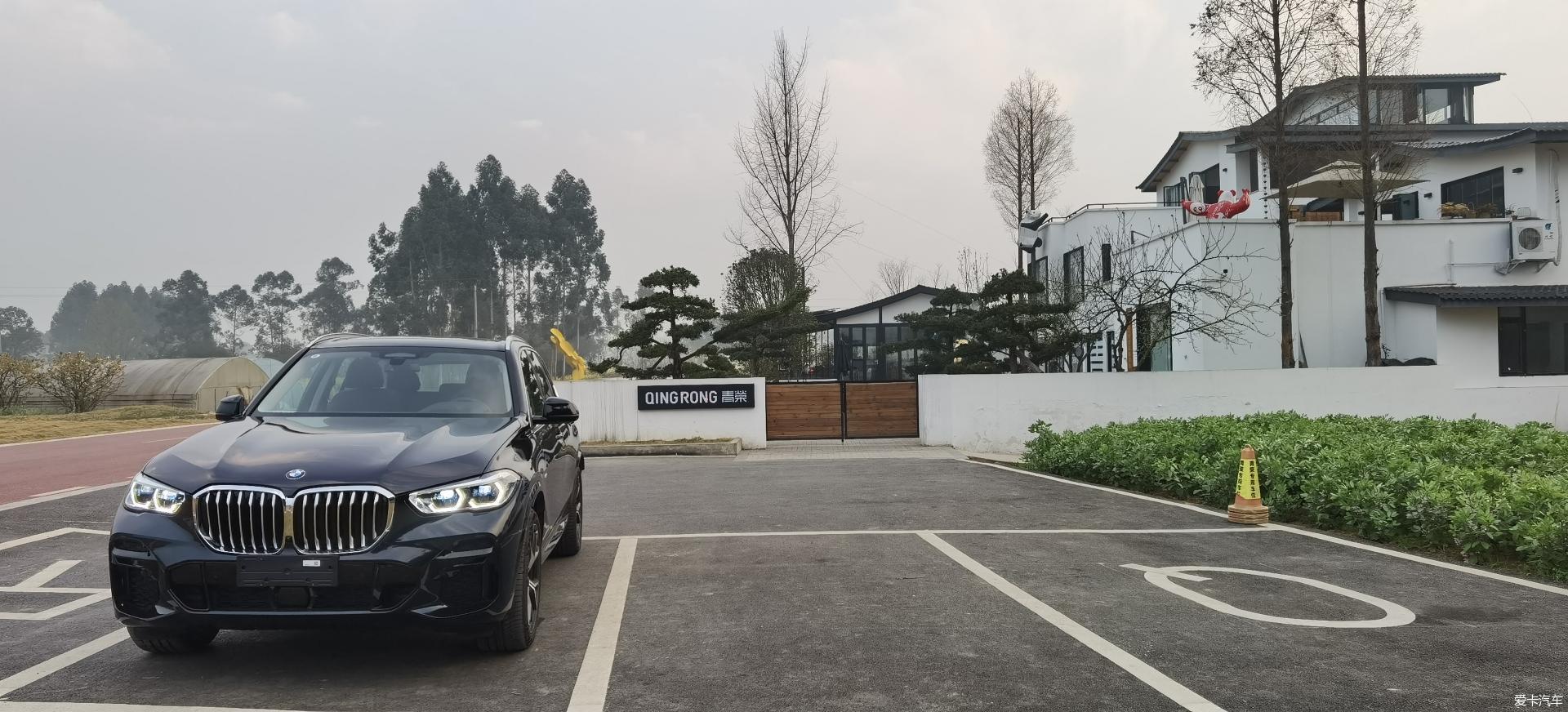国产X5就不等了，22款顶配开起来