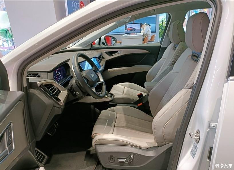 上汽首款纯电SUV 奥迪Q5 e-tron到店评测
