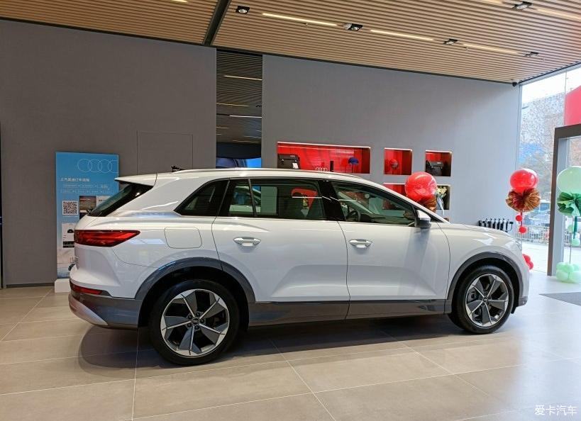 上汽首款纯电SUV 奥迪Q5 e-tron到店评测