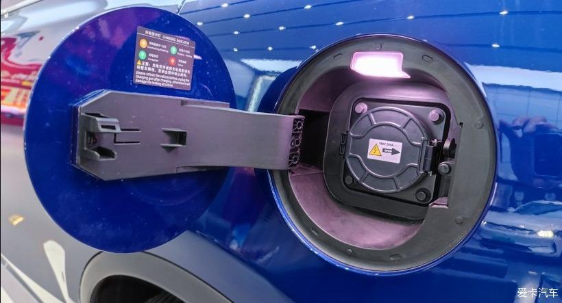 比亚迪2022款唐EV 六座版到店静态体验