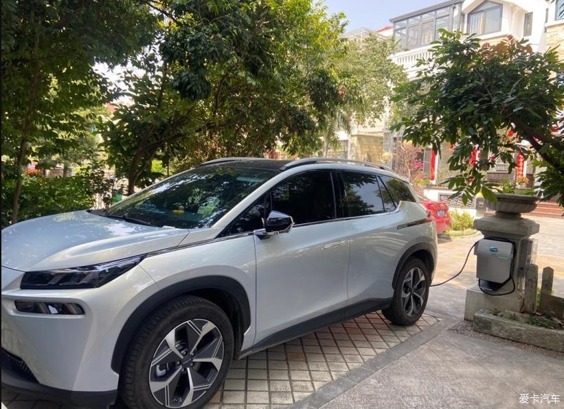 婚前选Model 3 婚后入手AION V